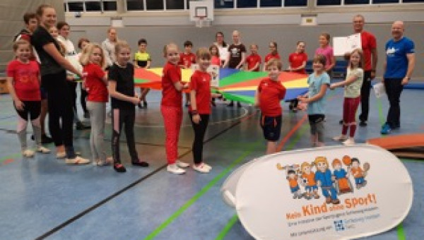 Starter Paket der Initiative „Kein Kind ohne Sport!“ für den sozial engagierten SV Boostedt